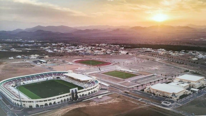 المجمع الرياضي بالرستاق